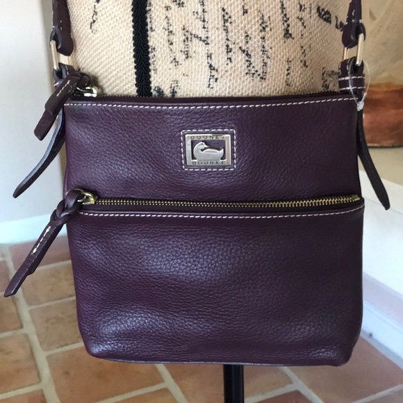 Dooney & Bourke Handbags - Dooney & Bourke Crossbody Bag NWOT❤️❤️